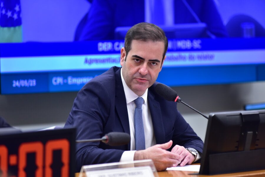 O deputado Carlos Chiodini (MDB-SC), relator da CPI da Americanas. Foto: Zeca Ribeiro/Câmara dos Deputados