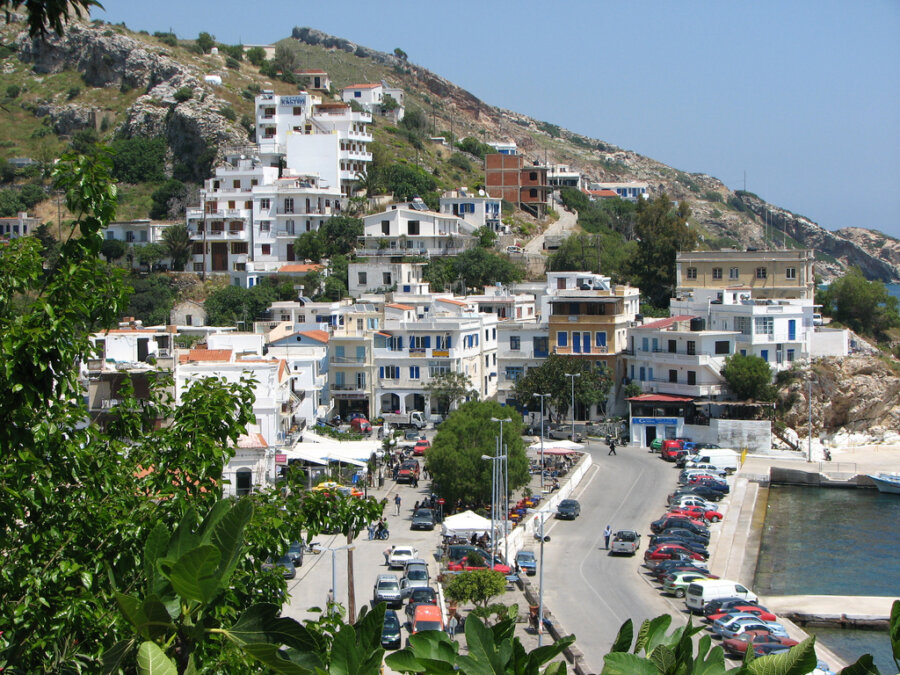 Paisagem em Ikaria, na Grécia. Foto: 	Stelios Kiousis (via Wikimedia Commons)