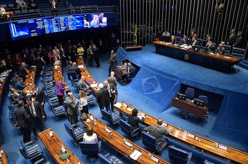 Senado aprova dois projetos de lei nesta terça-feira. Um sobre a retomada de mais de 3,5 mil obras paradas e o outro acerca da prioridade de contratação dos Correios em serviços postais da administração direta e indireta federal. Foto: Senado