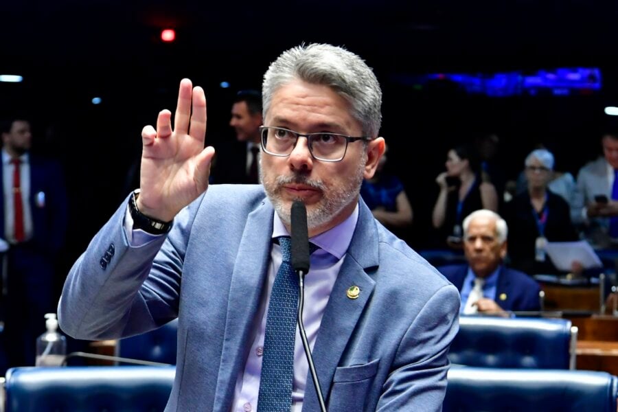 Alessandro Vieira reuniu o apoio de outros 29 senadores para apresentar a PEC. Foto: Waldemir Barreto/Agência Senado