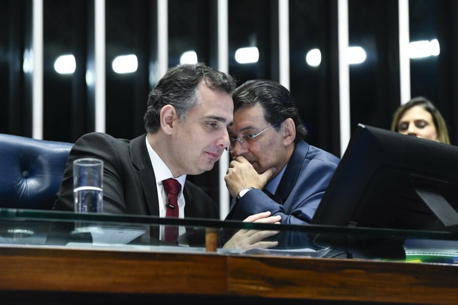 Expectativa é terminar votação da reforma tributária no Senado em 9 de novembro; na foto, o presidente do Senado, Rodrigo Pacheco, e o relator da tributária, Eduardo Braga

Foto: Roque de Sá/Agência Senado