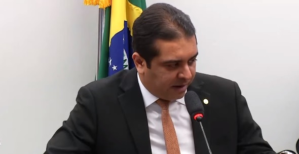 Deputado Fernando Rodolfo preside a comissão. Foto: Reprodução