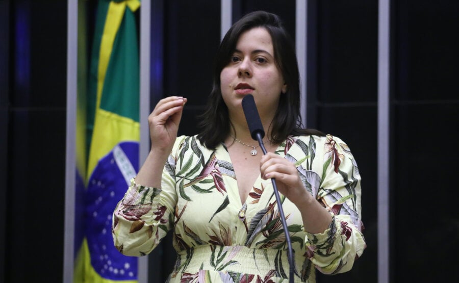 A deputada Sâmia Bomfim (Psol-SP) discursando em plenário. Foto: Vinicius Loures/Câmara dos Deputados