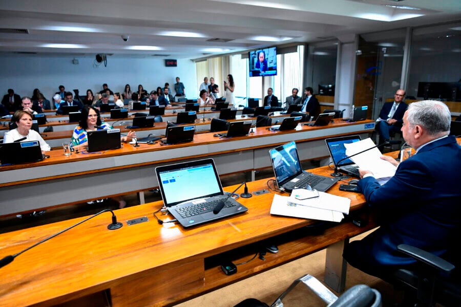 Comissão de Assuntos Econômicos (CAE) aprovou a indicação de economistas para a diretoria do Banco Central, dando início ao esforço concentrado de sabatinas no Senado
Foto: Geraldo Magela/Agência Senado