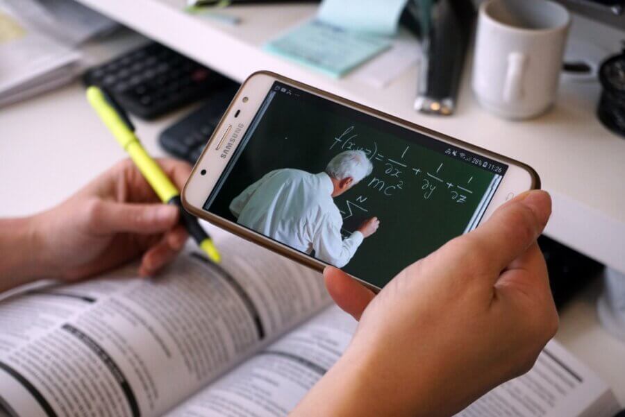 Institutos do terceiro setor divergem sobre a portaria do MEC que suspende autorização de cursos na modalidade a distância. Foto: Igor Sperotto