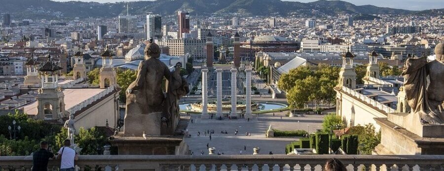 Barcelona é cidade exemplo de integração da tecnologia com um ambiente mais democrático, tendo sido escolhida em 2014 como a Capital Europeia da Inovação. Foto: Reprodução