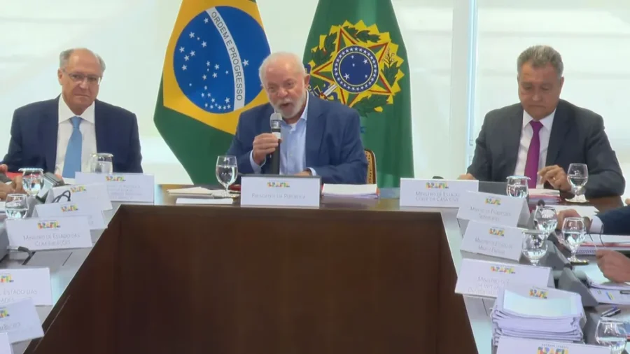 O presidente Lula fez a declaração logo no começo da reunião ministerial convocada para esta sexta-feira, no Palácio do Planalto. Foto: Reprodução