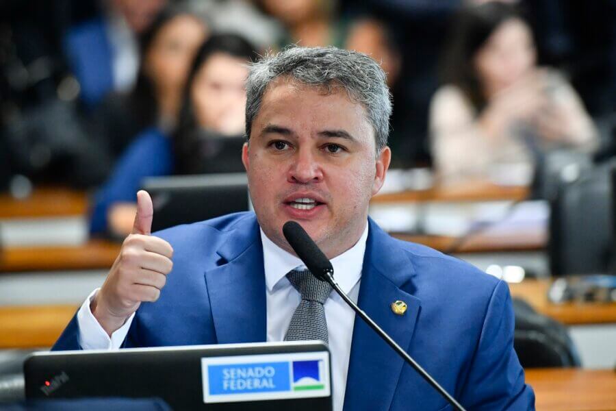 O senador Efraim Filho é o relator da PEC das Drogas na CCJ do Senado

Foto: Geraldo Magela/Agência Senado