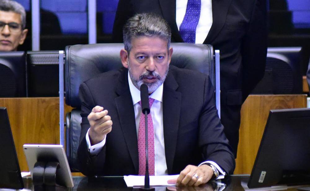 Presidente da Câmara anunciou que seguirá o rito comum para o relatório sobre a prisão de Brazão, e garantiu que não há risco de sua soltura. Foto: Zeca Ribeiro/Câmara dos Deputados