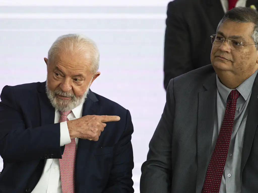 Para Lula, Dino, que é um dos seus ministros mais próximos, está sendo alvo de 