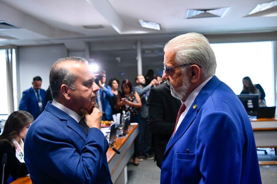 O líder da Oposição, Rogério Marinho, e o líder do Governo, Jaques Wagner, conversaram sobre a análise dos vetos do marco temporal


Foto: Geraldo Magela/Agência Senado