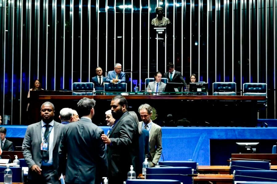 A Câmara dos Deputados aprovou projeto que estabelece uso de linguagem simples na comunicação de órgãos públicos. Matéria segue para o Senado.

Foto: Waldemir Barreto/Agência Senado