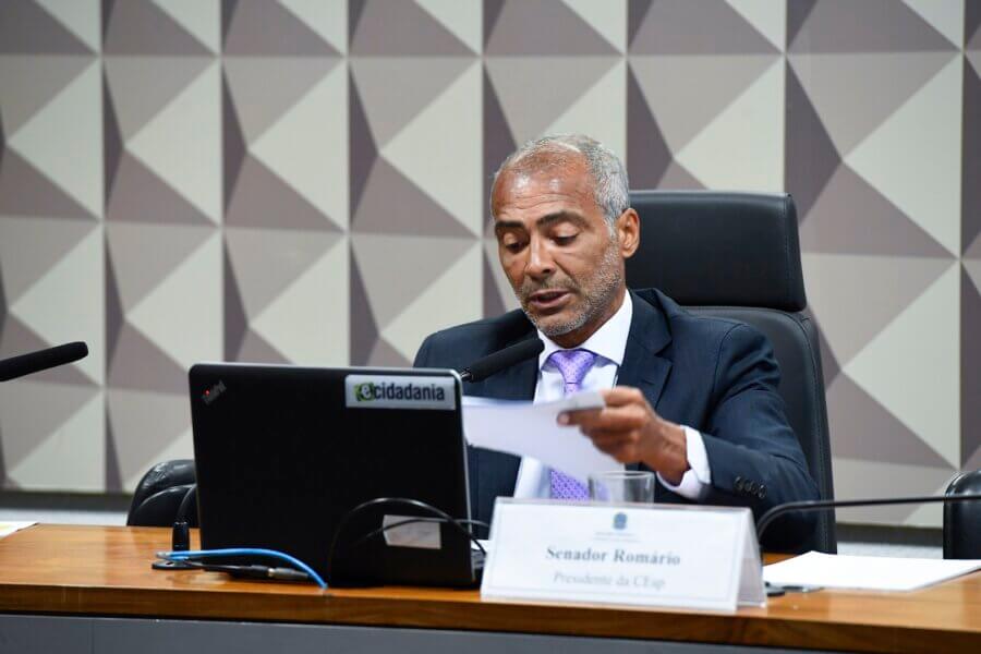 O senador Romário é o presidente da Comissão de Esportes e o relator do projeto sobre as apostas esportivas

Foto: Roque de Sá/Agência Senado