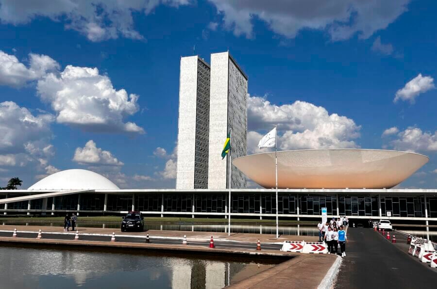 A Câmara dos Deputados divulgou edital de licitação para reforma de imóveis funcionais com valor aproximado de R$ 100 milhões.
Foto: Leonardo Sá/Agência Senado