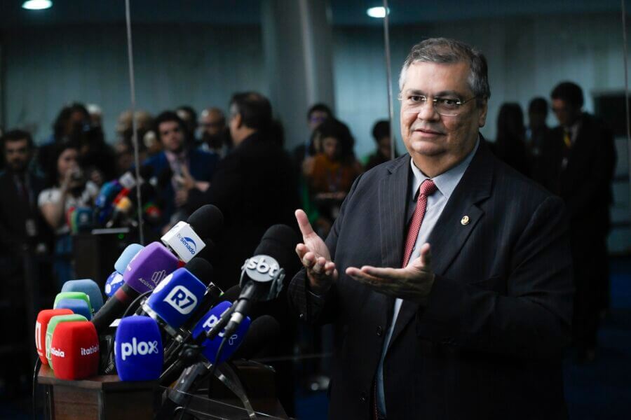 O ministro da Justiça, Flávio Dino, será sabatinado na Comissão de Constituição e Justiça do Senado para a vaga de ministro do STF na quarta

Foto: Jefferson Rudy/Agência Senado