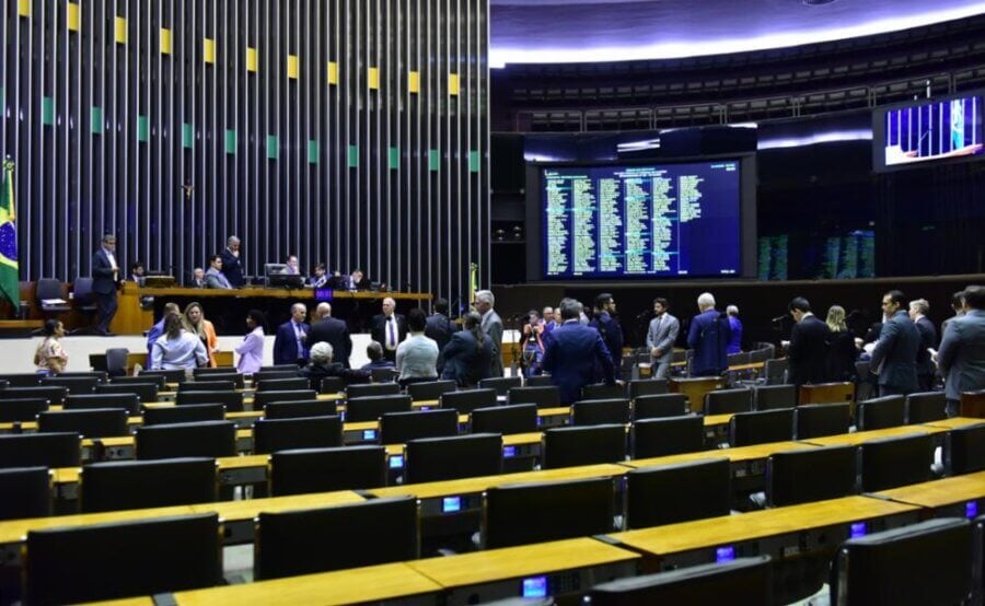 Câmara dos Deputados aprovou requerimento de urgência para projeto que cria a Medalha do Mérito Evangélico. Foto: Zeca Ribeiro/Câmara dos Deputados