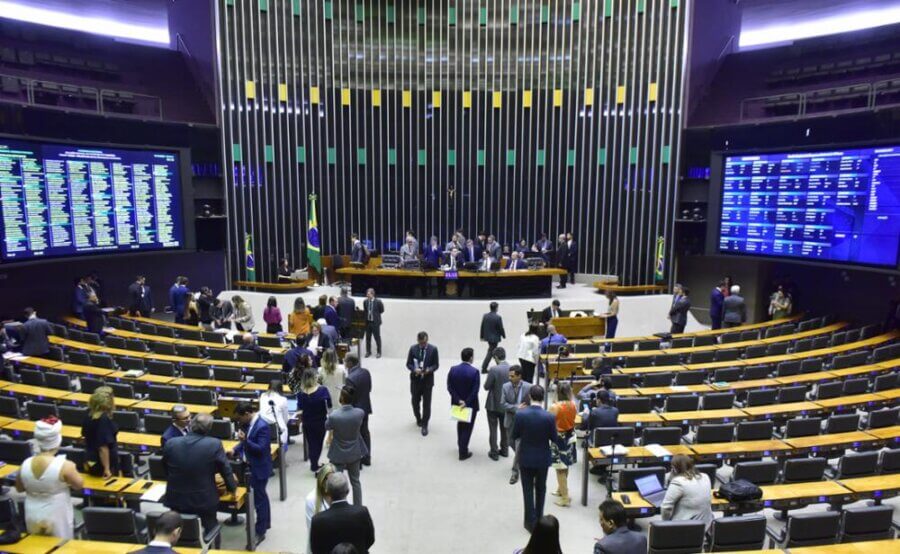 Orçamento aprovado para 2024 pelo Congresso previa R$ 53 bilhões em emendas parlamentares, volume inédito de recursos. Foto: Zeca Ribeiro/Ag. Câmara