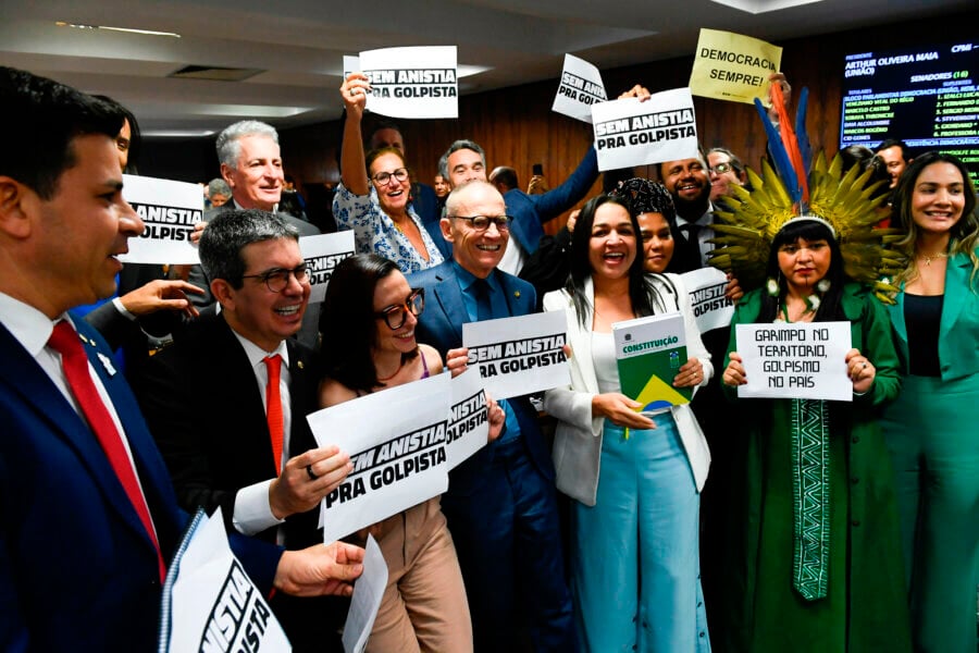 Parlamentares na sessão final da Comissão Parlamentar Mista de Inquérito (CPMI) que investigou os ataques de 8 de janeiro. Foto: Marcos Oliveira/Agência Senado