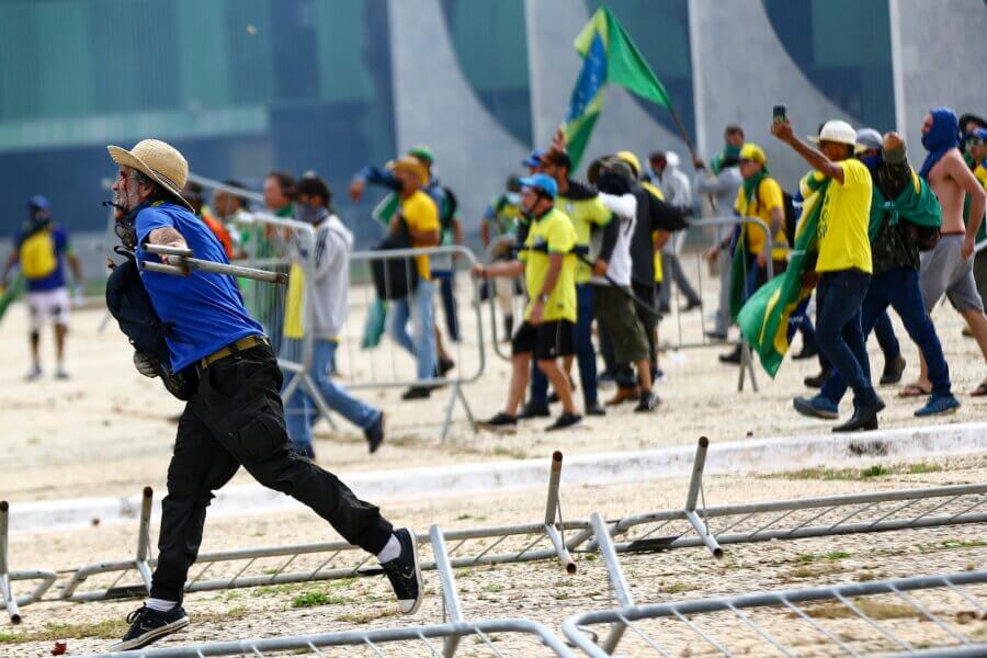 Golpistas durante o 8 de Janeiro