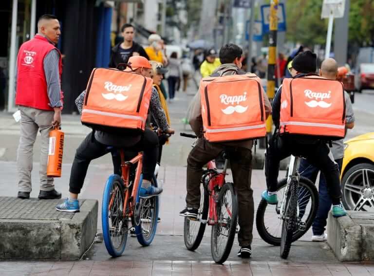 A 1ª Turma do STF formou maioria para manter decisão de Cristiano Zanin que afasta vínculo empregatício entre entregadores e plataformas de delivery. Foto: Reprodução/Agência Sindical