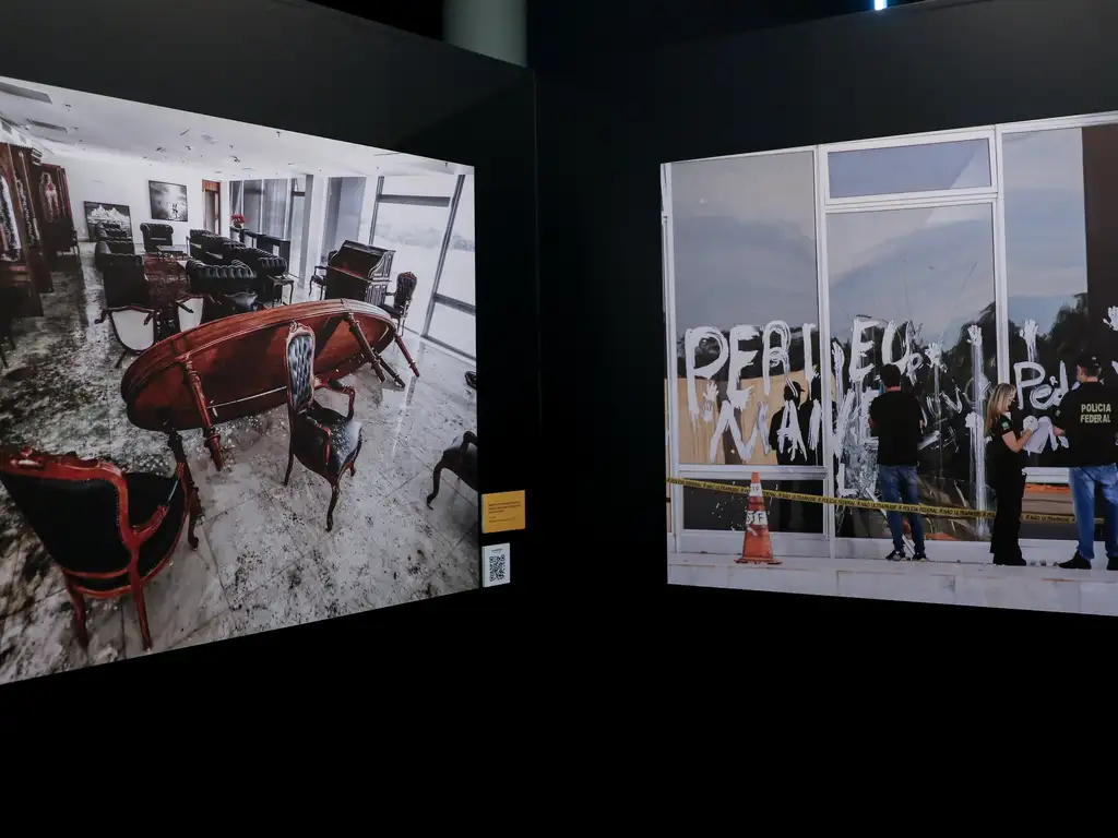  Na imagem, o Supremo Tribunal Federal (STF) inaugura, em janeiro deste ano, a exposição Após 8 de janeiro: Reconstrução, memória e democracia. A mostra é em alusão ao atentado criminoso que vandalizou órgãos e instalações públicas no dia 8 de janeiro de 2023. Foto: Jose Cruz/Agência Brasil