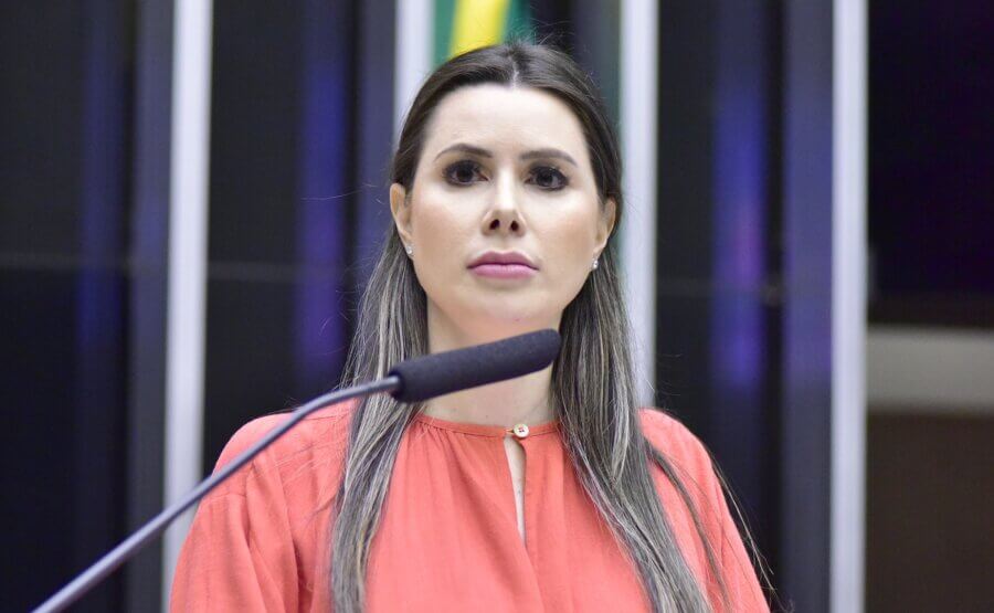 Deputada conservadora, Caroline de Toni comanda a CCJ, comissão mais poderosa da Câmara.
Uma de suas prioridades é a pauta anti-aborto. Foto: Zeca Ribeiro/Ag. Câmara