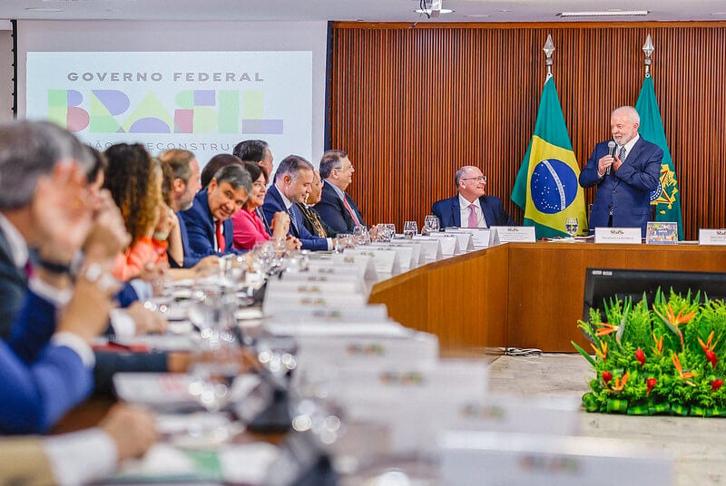 Lula e ministros na última reunião de 2023, em dezembro. Foto: Ricardo Stuckert/PR