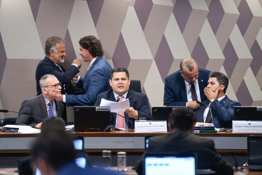 O presidente da CCJ, senador Davi Alcolumbre; PEC das Drogas está na pauta do colegiado nesta quarta-feira (13)

Foto: Edilson Rodrigues/Agência Senado