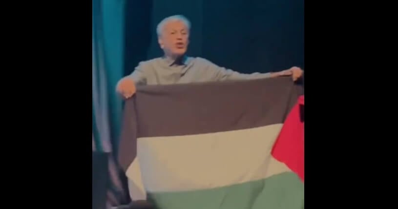 Caetano homenageou a Palestina durante show em Porto Alegre. Foto: Reprodução