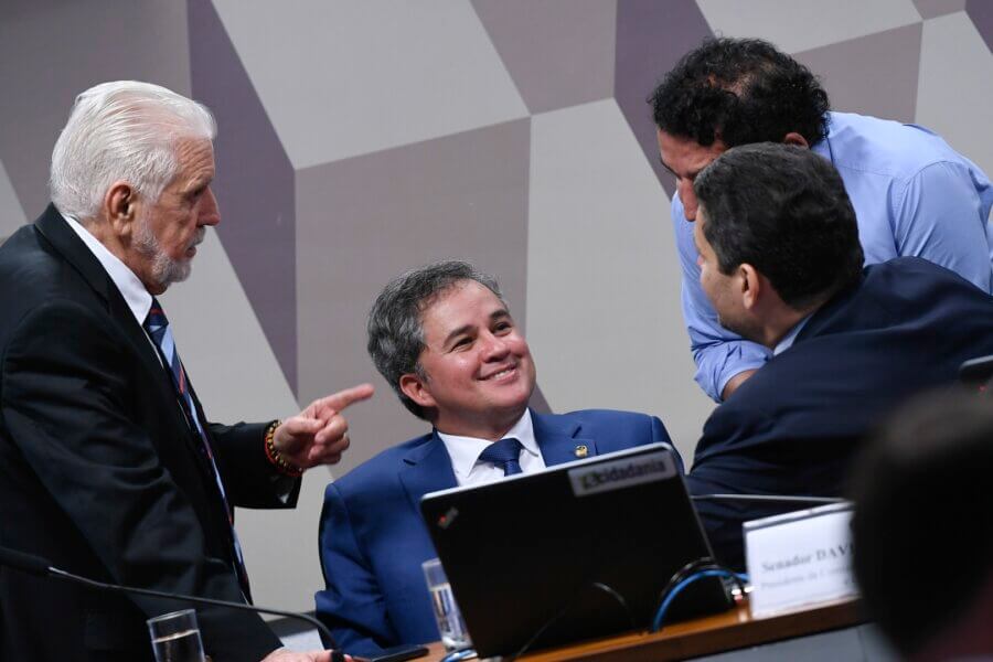 O senador Efraim Filho foi o relator da PEC das Drogas na CCJ do Senado; texto agora segue para o plenário

Foto: Edilson Rodrigues/Agência Senado