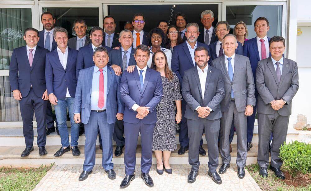 Fernando Haddad e Arthur Lira posaram na residência oficial da Presidência da Câmara em encontro com líderes partidários para discutir o Perse. Foto: Marina Ramos/Ag. Câmara