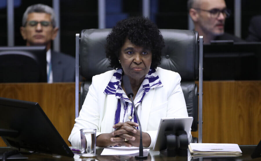 Em homenagem ao Dia da Mulher, Câmara dos Deputados discute projetos de lei de combate tanto à violência quanto à discriminação de gênero. Foto: Zeca Ribeiro/Câmara dos Deputados