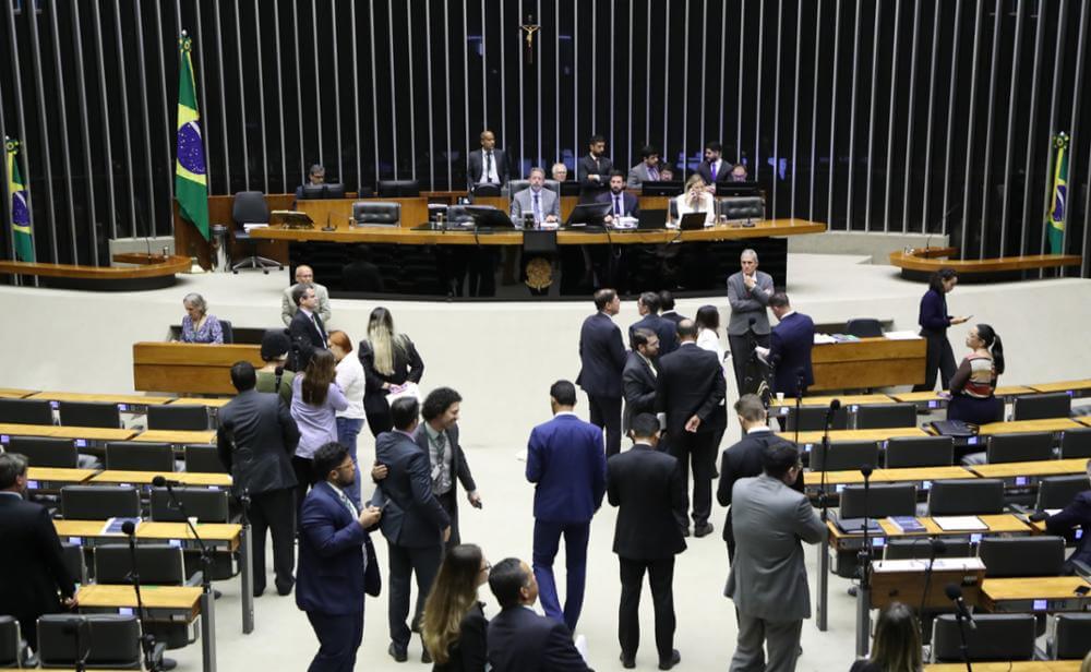 Plenário da Câmara dos Deputados vota nesta terça-feira (9) o projeto de lei que permite a contratação de serviços da Embratur sem licitação. Foto: Mário Agra/Câmara dos Deputados