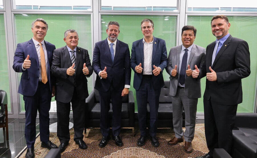 Acordo foi feito com Lira, Camilo Santana, Guimarães e Rafael Brito, da Frente de Educação, além de Mendonça, relator do PL na Câmara


Foto: Marina Ramos/Câmara dos Deputados