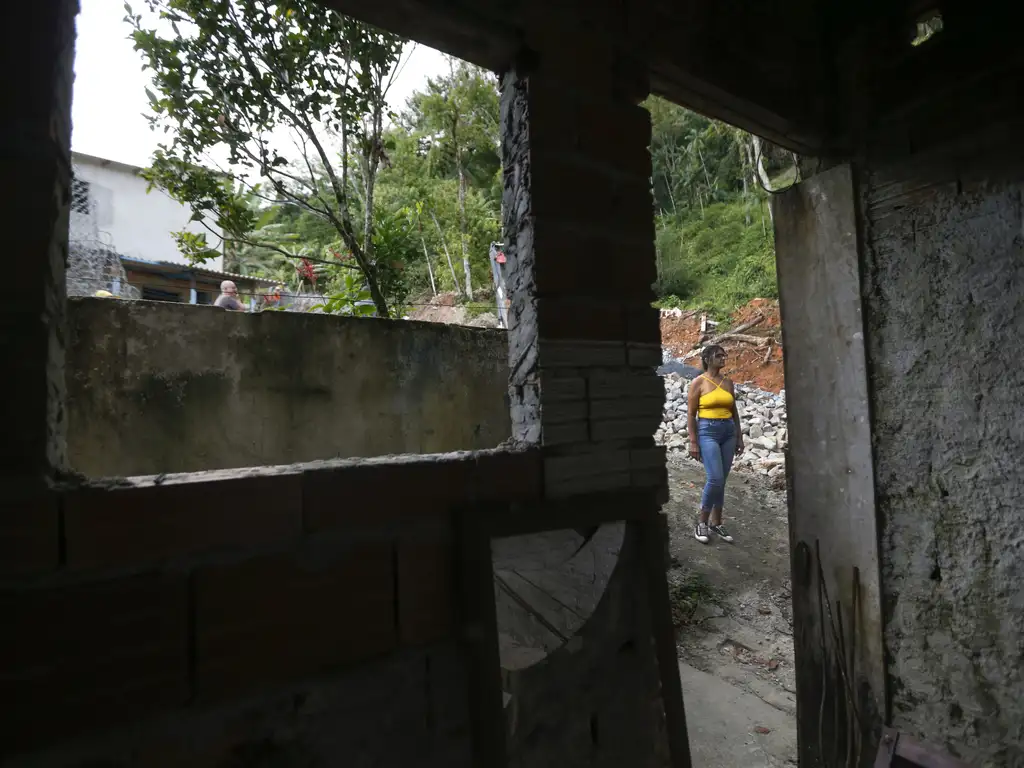 Área atingida por chuvas em São Sebastião (SP). Foto: Paulo Pinto/Agência Brasil