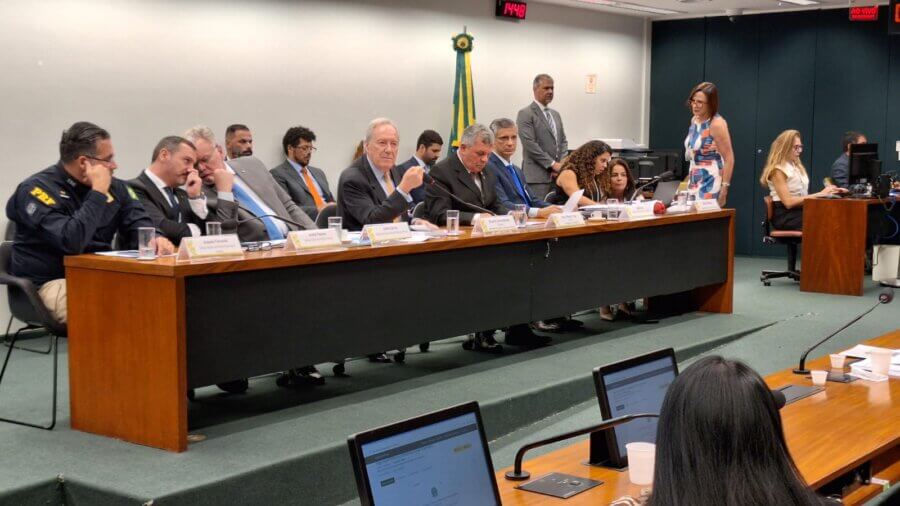 Ministro da Justiça afirmou que a pasta está disposta a rever trechos do decreto de 2023 que restringe acesso de civis a armas. Foto: Lucas Neiva/Congresso em Foco