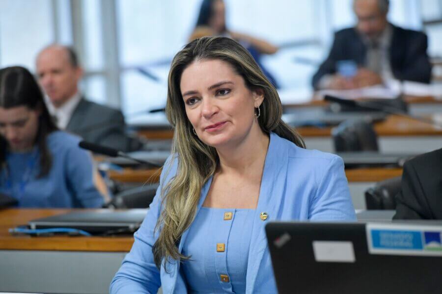 Augusta Brito tirou licença de quatro meses do cargo de senadora e vai assumir secretaria no governo do Ceará

Foto: Geraldo Magela/Agência Senado