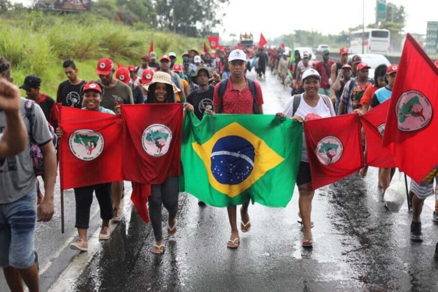 Manifestação do MST na Bahia. Foto: Coletivo de comunicação do MST/BA e Jonas Souza