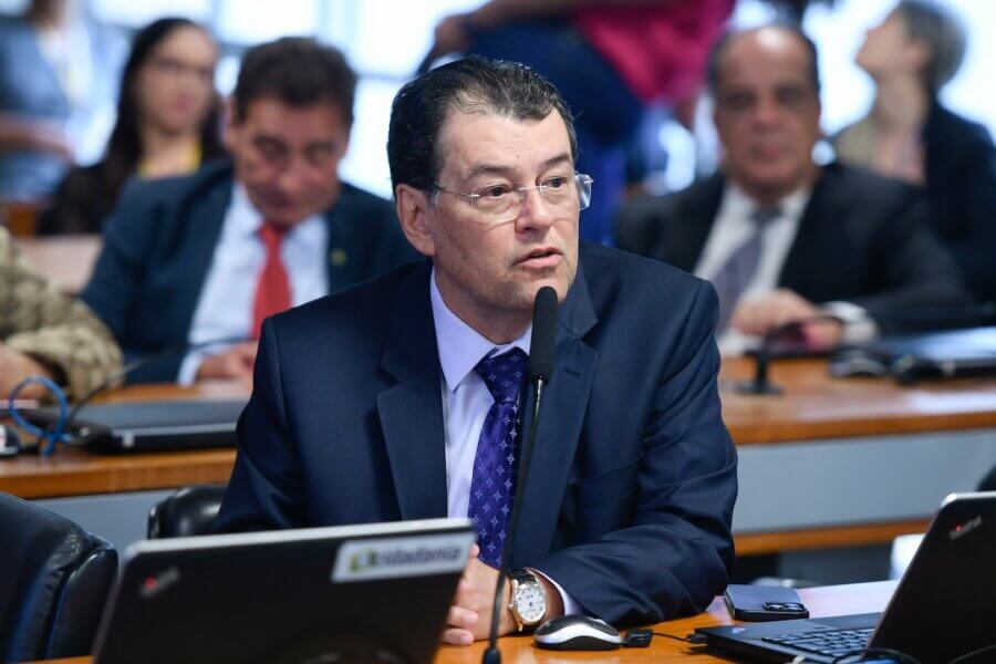 O senador Eduardo Braga  teve a iniciativa da criação de uma tarifa social de água e esgoto com as mesmas regras em todo o Brasil

Foto: Edilson Rodrigues/Agência Senado