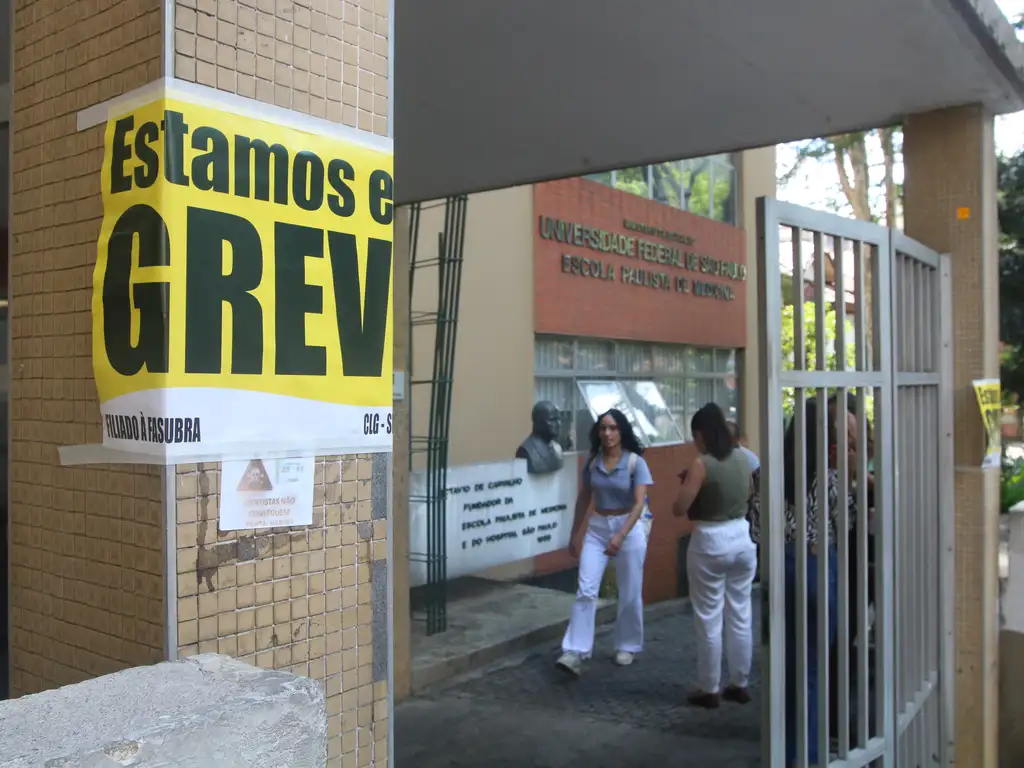 Fachada da Escola Paulista de Medicina da Universidade Federal de São Paulo (Unifesp) durante greve nacional por reajuste salarial. Foto: Rovena Rosa/Agência Brasil