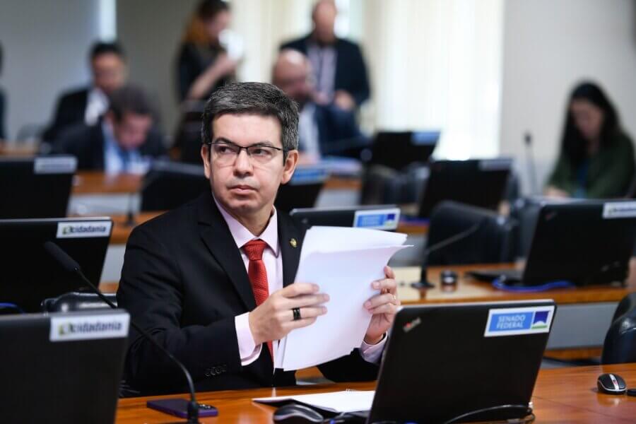 O senador Randolfe Rodrigues  foi o relator do projeto de isenção do IR para quem ganha até dois salários mínimos

Foto: Edilson Rodrigues/Agência Senado