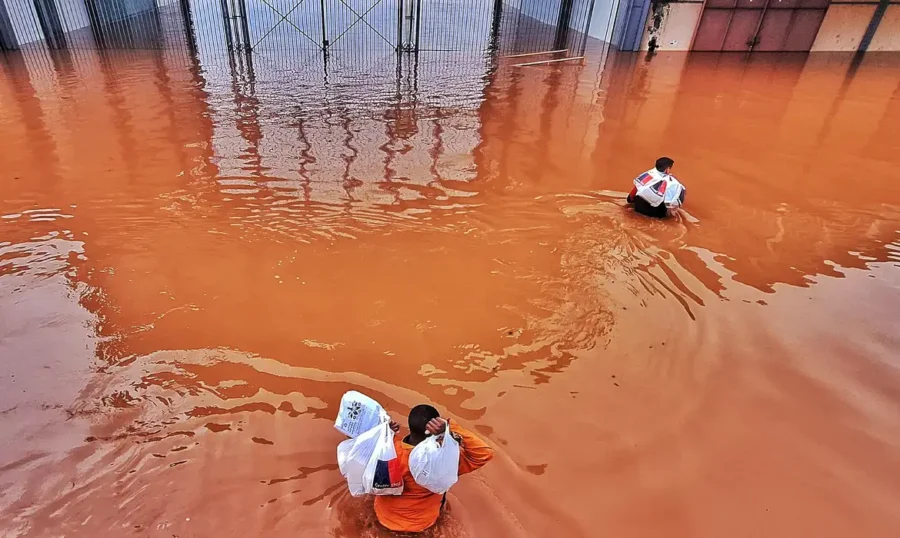 Fortes chuvas que atingem o Estado já deixaram 56 mortos. Segundo a Defesa Civil do Estado,  há 67 desaparecidos e 74 pessoas feridas. Foto: Agência Brasil