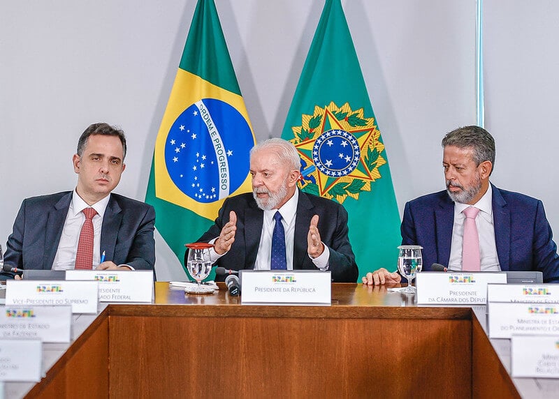 Lula envia ao Congresso, acompanhado de Lira e Pacheco, projeto de decreto legislativo para acelerar o repasse de recursos ao Rio Grande do Sul. Foto: Ricardo Stuckert