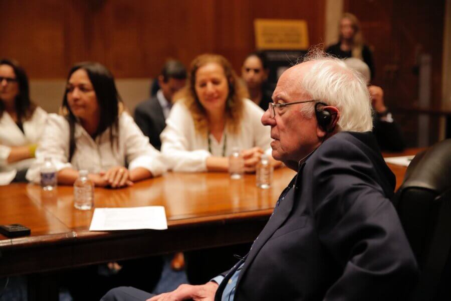 O senador dos EUA Bernie Sanders com parlamentares brasileiros. Foto: divulgação