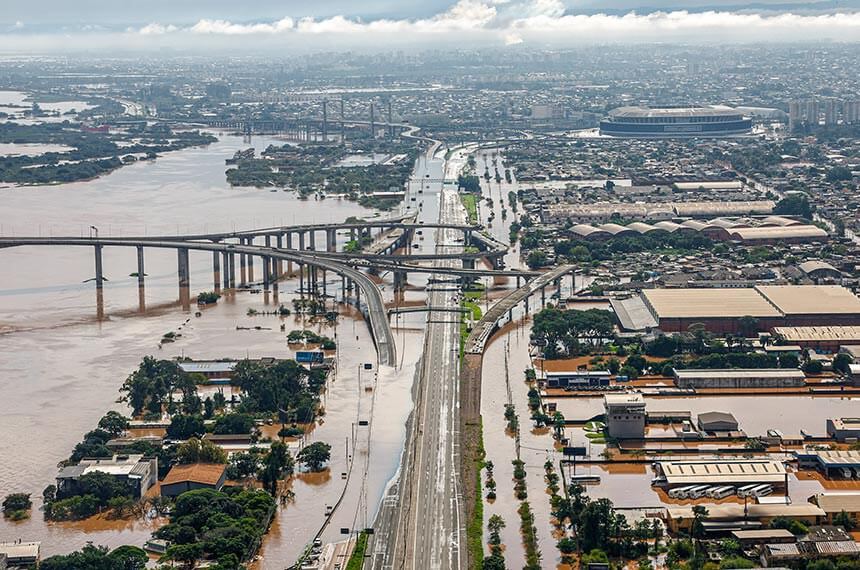 Duas semanas desde o começo da tragédia das fortes chuvas que devastaram o RS, o governo já pediu a liberação de mais de R$ 12,13 bilhões. Foto: Ricardo Stuckert/PR
Fonte: Agência Senado