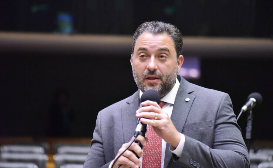 O deputado Átila Lira (PP-PI), relator do projeto que institui o Programa Mover e a taxação de compras importadas de até 50 dólares. Foto: Zeca Ribeiro/Câmara dos Deputados