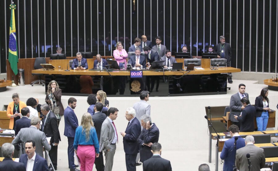 Consulta pública da Câmara dos Deputados sobre projeto de lei que restringe acesso ao aborto registra 87% de votos contrários. Foto: Zeca Ribeiro/Câmara dos Deputados