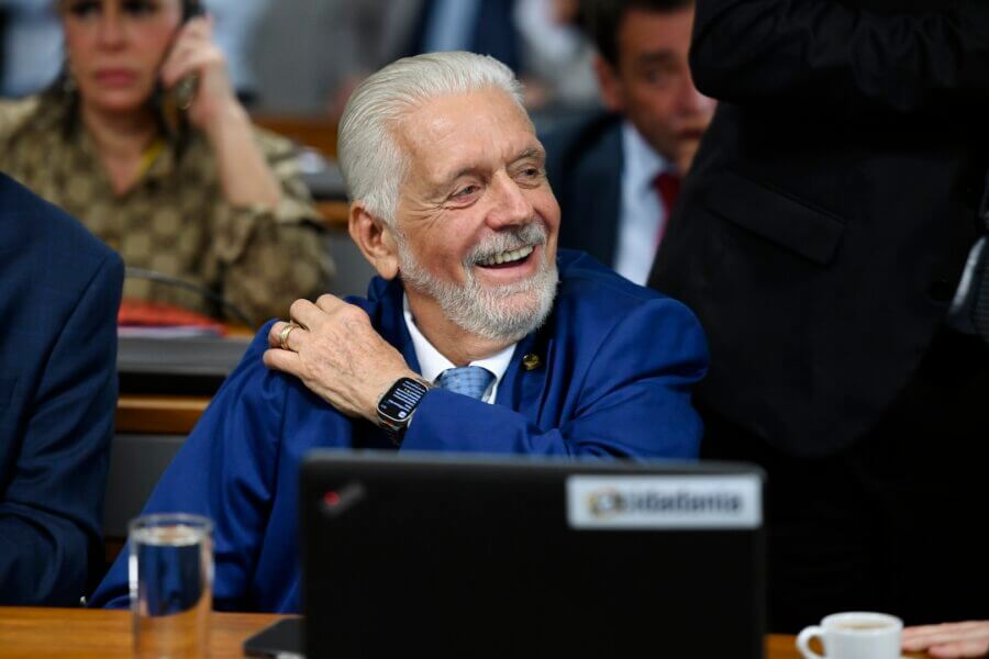 O líder do Governo no Senado Jaques Wagner foi o relator do projeto que retoma o DPVAT e libera R$ 15,7 bi para o governo Lula

Foto: Edilson Rodrigues/Agência Senado