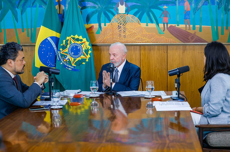 Lula em entrevista aos jornalistas Leonardo Sakamoto e Carla Araújo, do UOL. Foto: Ricardo Stuckert/PR