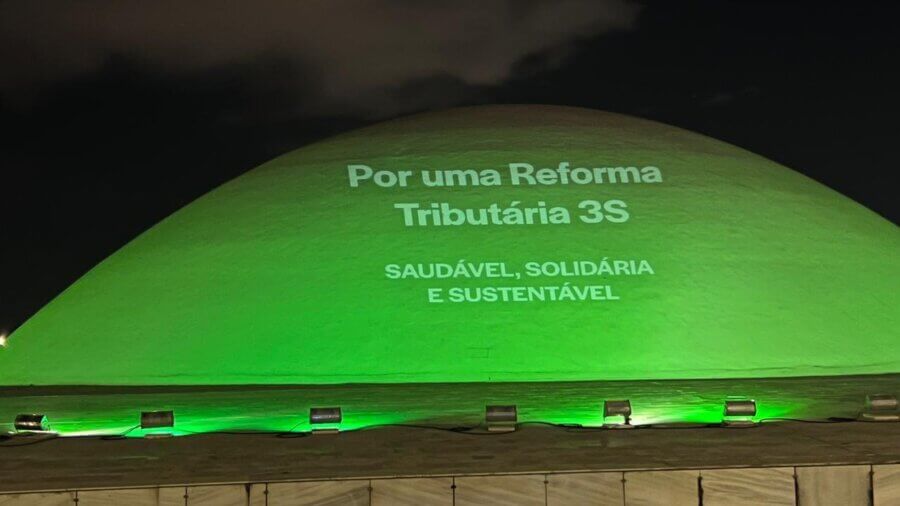 Projeção feita pela ACT na cúpula da Câmara na noite de 11 de junho de 2024. Foto: Divulgação